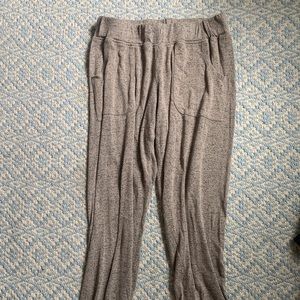 grey jogger pants